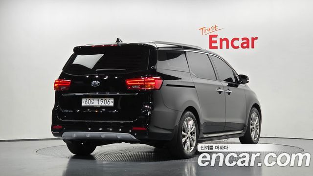 Kia Carnival 9-Seater Prstige 2019 — фото 2