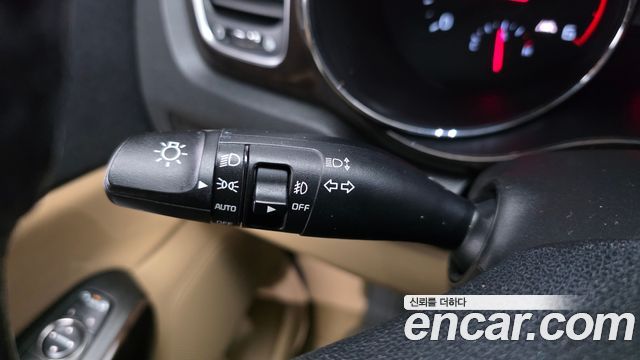 Kia Carnival 9-Seater Prstige 2019 — фото 18