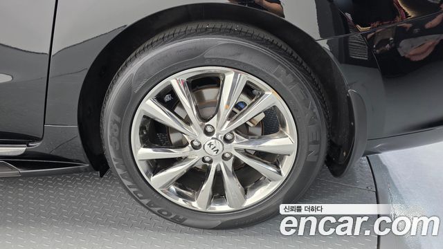 Kia Carnival 9-Seater Prstige 2019 — фото 21