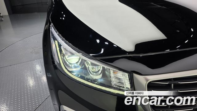 Kia Carnival 9-Seater Prstige 2019 — фото 22