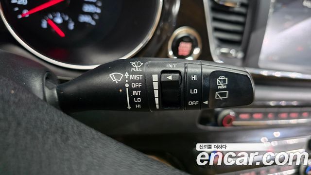 Kia Carnival 9-Seater Prstige 2019 — фото 28