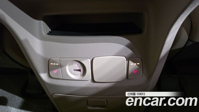Kia Carnival 9-Seater Prstige 2019 — фото 31