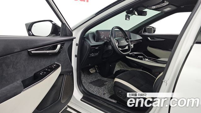 Kia EV6 Long Range GT Line 2022 — фото 10