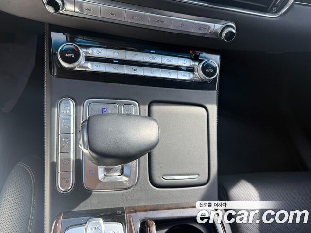 Genesis G90 3.8 AWD Luxury 2019 — фото 9