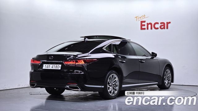 Lexus LS500 (V) 3.5 Luxury AWD 2018 — фото 2