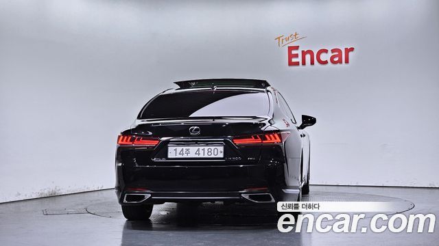 Lexus LS500 (V) 3.5 Luxury AWD 2018 — фото 4