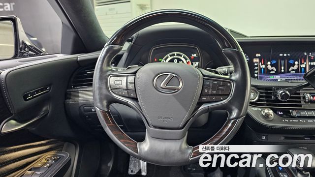 Lexus LS500 (V) 3.5 Luxury AWD 2018 — фото 13