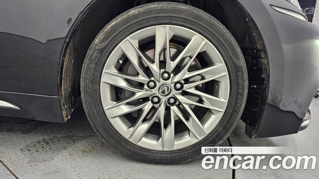Lexus LS500 (V) 3.5 Luxury AWD 2018 — фото 21