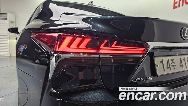 Lexus LS500 (V) 3.5 Luxury AWD 2018 — фото 23