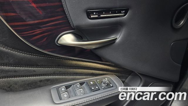 Lexus LS500 (V) 3.5 Luxury AWD 2018 — фото 29