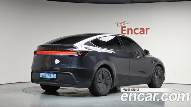 Tesla Model Y Long Range AWD 2025 — фото 2