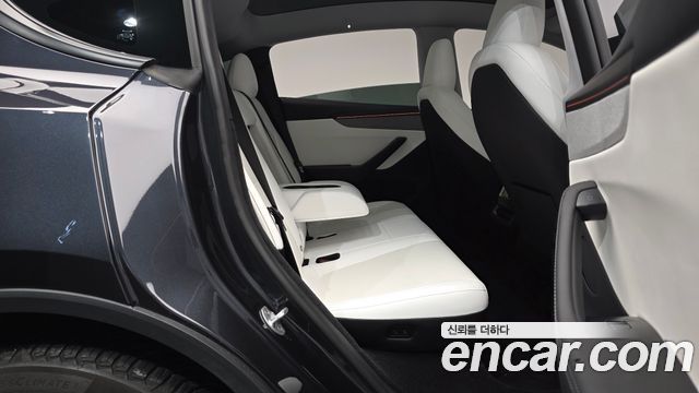 Tesla Model Y Long Range AWD 2025 — фото 15