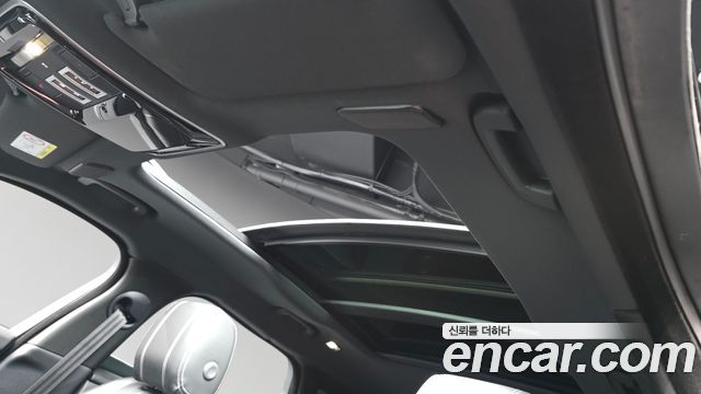 Land Rover Range Rover Velar 2.0 P250 R-Dynamic SE 2021 — фото 19