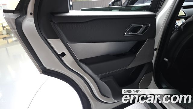 Land Rover Range Rover Velar 2.0 P250 R-Dynamic SE 2021 — фото 25