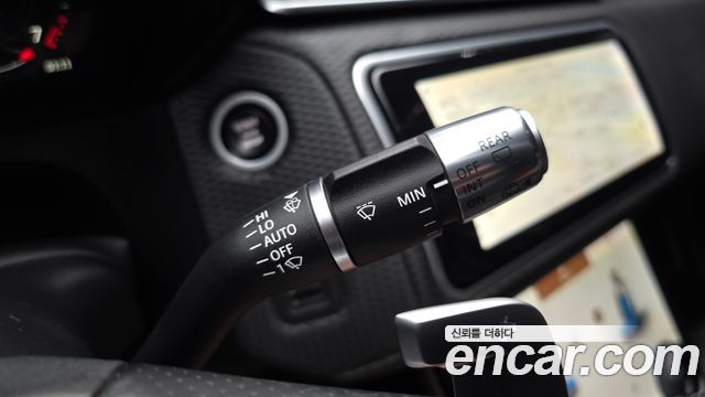 Land Rover Range Rover Velar 2.0 P250 R-Dynamic SE 2021 — фото 28