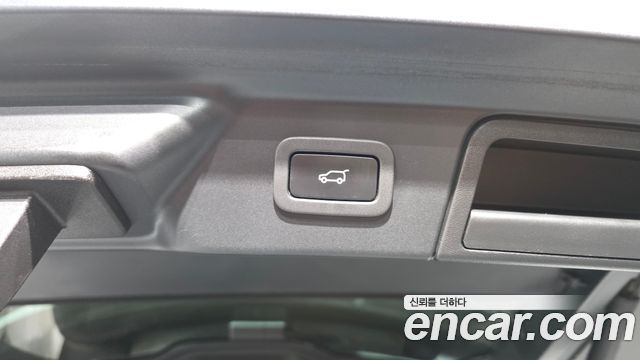 Land Rover Range Rover Velar 2.0 P250 R-Dynamic SE 2021 — фото 31