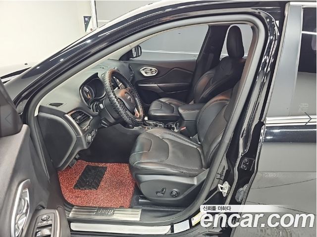 Jeep Cherokee (KL) 2.4 Longitude AWD 2019 — фото 15