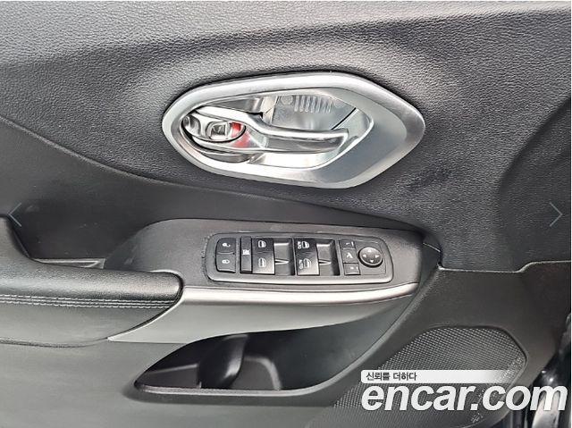 Jeep Cherokee (KL) 2.4 Longitude AWD 2019 — фото 20