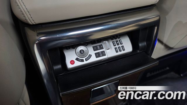 Toyota Alphard 2.4 4WD 2016 — фото 32