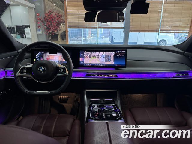 BMW 7 Series (G70) 740i sDrive Design Pure Excellence 2023 — фото 6