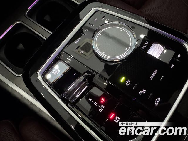 BMW 7 Series (G70) 740i sDrive Design Pure Excellence 2023 — фото 8