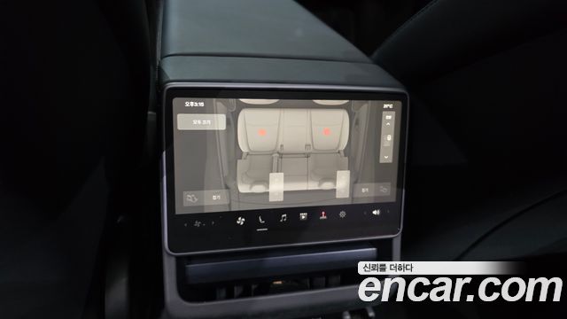 Tesla Model Y Long Range AWD 2025 — фото 18