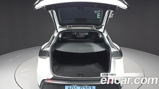 Tesla Model Y Long Range AWD 2025 — фото 20