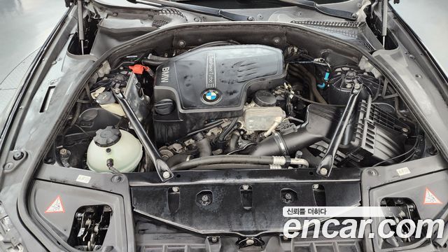 BMW 5 Series (F10) 528i 2012 — фото 6