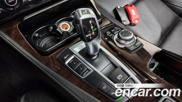 BMW 5 Series (F10) 528i 2012 — фото 9