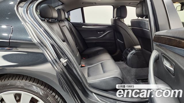 BMW 5 Series (F10) 528i 2012 — фото 12