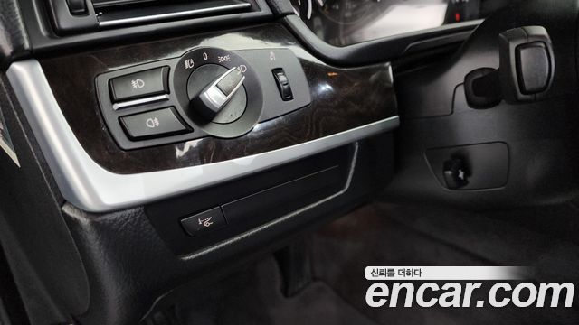 BMW 5 Series (F10) 528i 2012 — фото 16