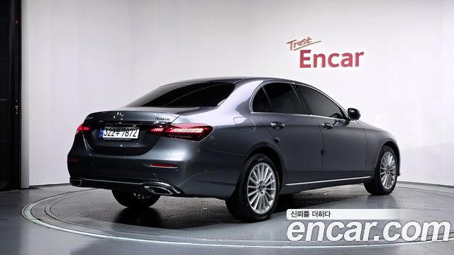 Mercedes-Benz E-Class (W213) E220d 4MATIC Exclusive 2023 — фото 2