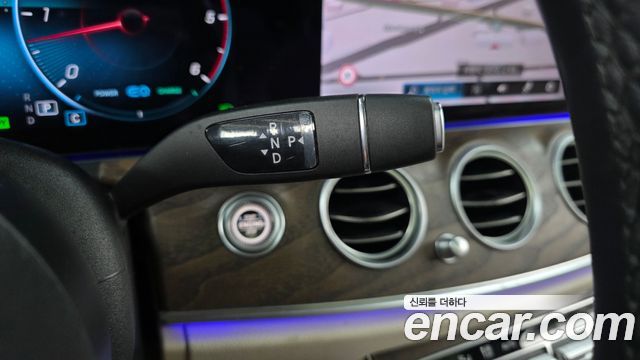 Mercedes-Benz E-Class (W213) E220d 4MATIC Exclusive 2023 — фото 9