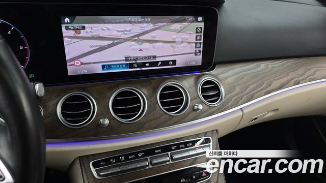 Mercedes-Benz E-Class (W213) E220d 4MATIC Exclusive 2023 — фото 14