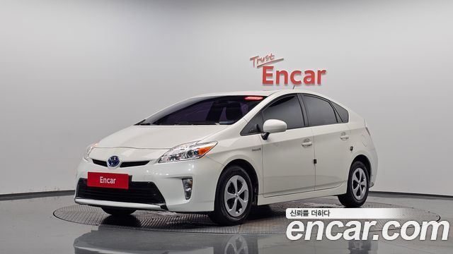 Toyota Prius 1.8 E 2012 — фото 11