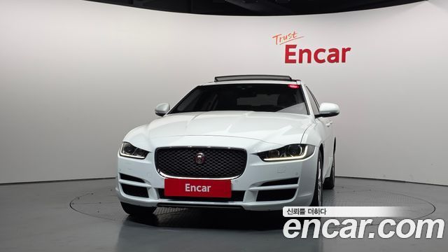Jaguar XE 20t Prestige 2018 — фото 3