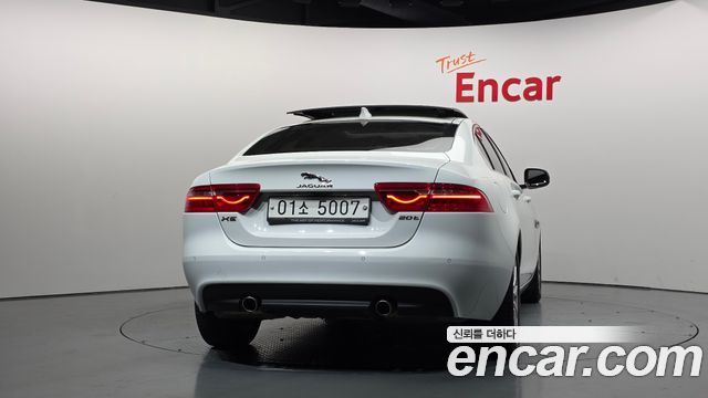 Jaguar XE 20t Prestige 2018 — фото 4