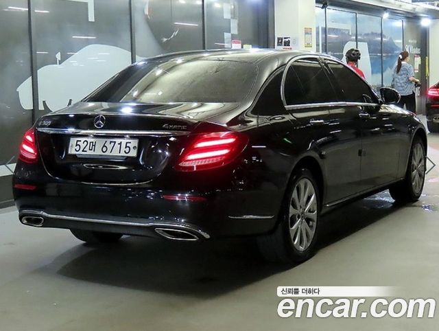 Mercedes-Benz E-Class (W213) E300 4MATIC Exclusive 2018 — фото 4