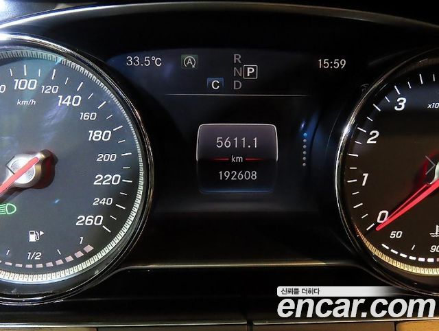 Mercedes-Benz E-Class (W213) E300 4MATIC Exclusive 2018 — фото 9
