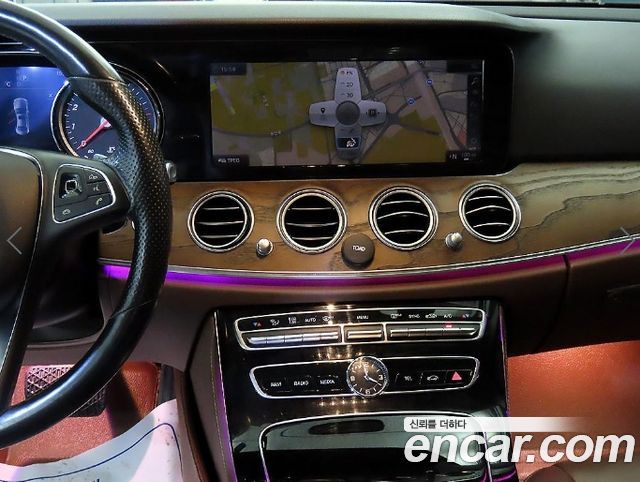Mercedes-Benz E-Class (W213) E300 4MATIC Exclusive 2018 — фото 15
