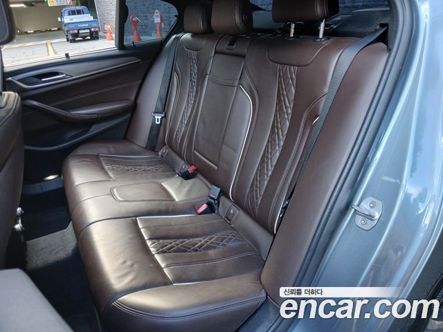 BMW 5 Series (G30) 520d xDrive M Sport Package Plus 2019 — фото 16