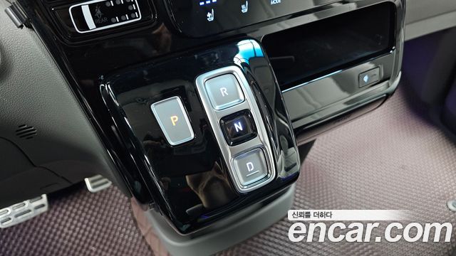 Hyundai Staria 4WD Lounge 9-Seater Limousine 2025 — фото 9