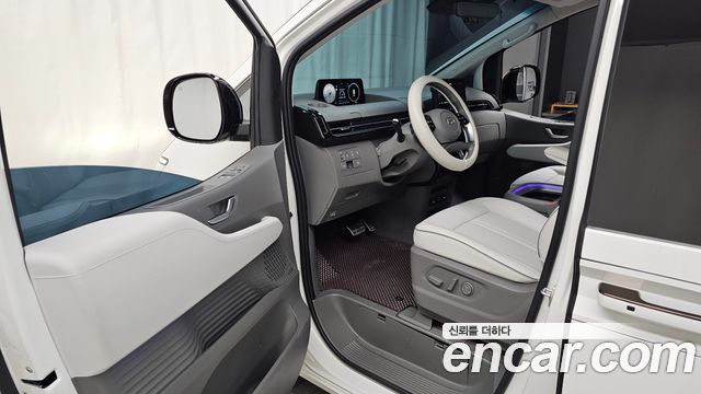 Hyundai Staria 4WD Lounge 9-Seater Limousine 2025 — фото 10