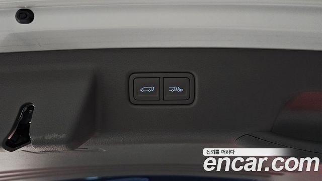 Hyundai Staria 4WD Lounge 9-Seater Limousine 2025 — фото 15