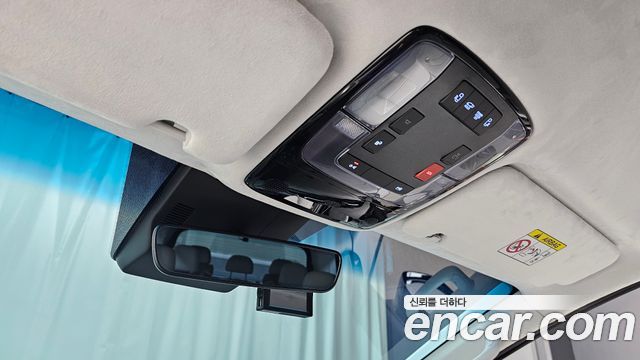 Hyundai Staria 4WD Lounge 9-Seater Limousine 2025 — фото 18