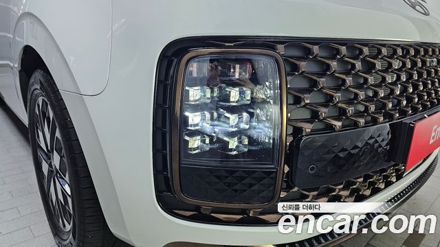 Hyundai Staria 4WD Lounge 9-Seater Limousine 2025 — фото 22