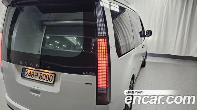 Hyundai Staria 4WD Lounge 9-Seater Limousine 2025 — фото 23
