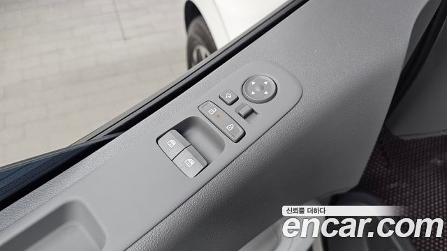 Hyundai Staria 4WD Lounge 9-Seater Limousine 2025 — фото 27