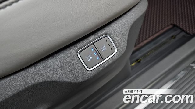Hyundai Staria 4WD Lounge 9-Seater Limousine 2025 — фото 28