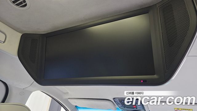 Hyundai Staria 4WD Lounge 9-Seater Limousine 2025 — фото 31